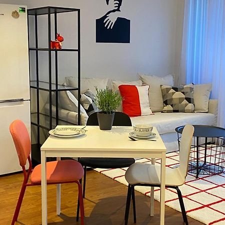 Cozy Red Bulldog Place In Apart-Complex/Pool Varna Bagian luar foto