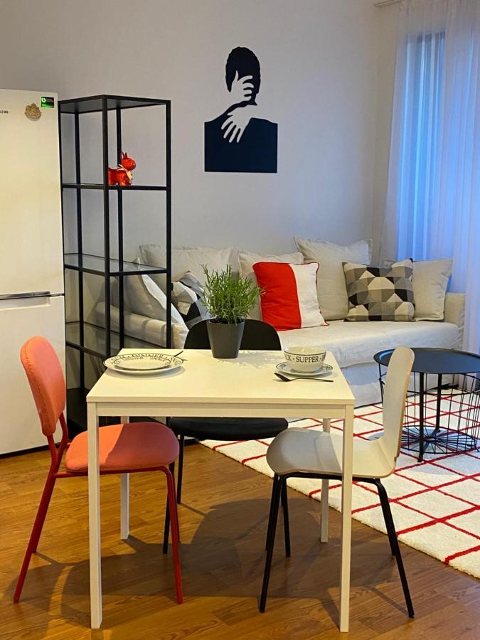 Cozy Red Bulldog Place In Apart-Complex/Pool Varna Bagian luar foto